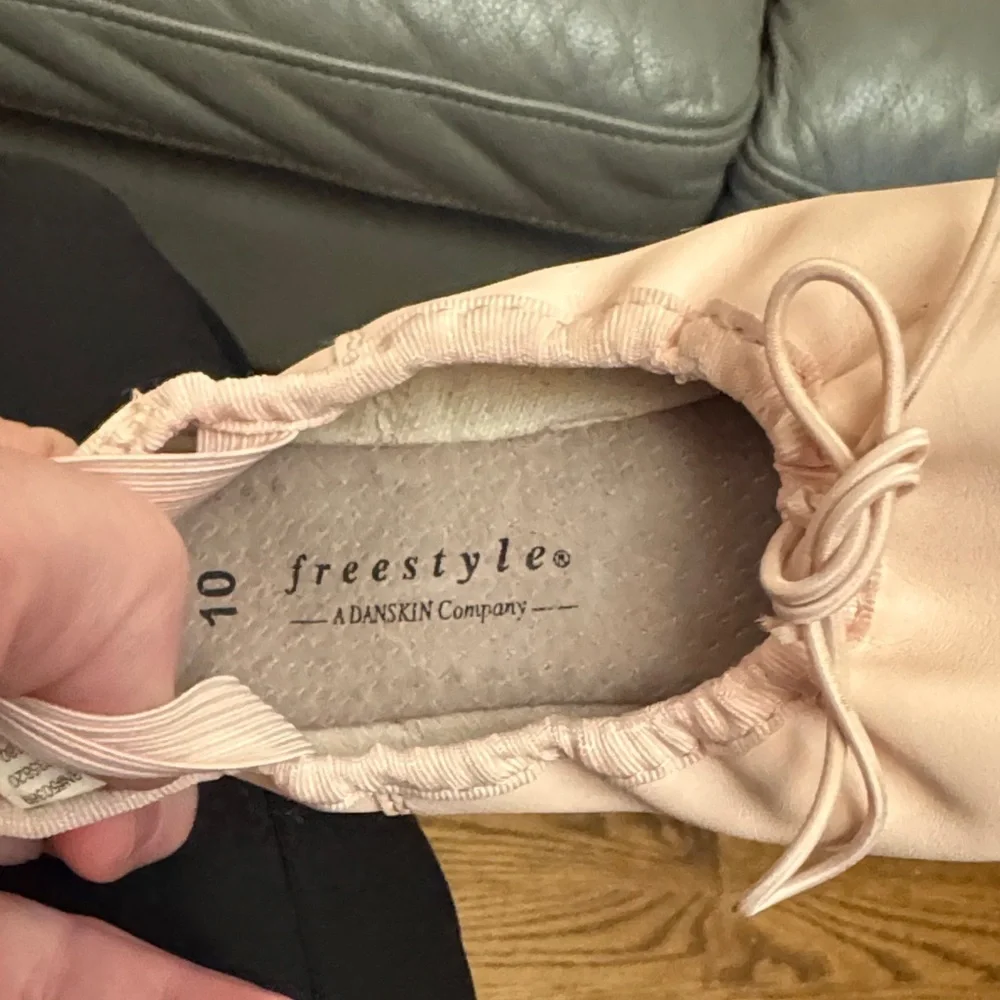Freestyle Ballet Pink Girls Slippers size 10